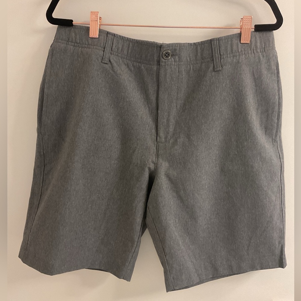 Under Armour like New Men's Gray Activewear Shorts with stretch waistband